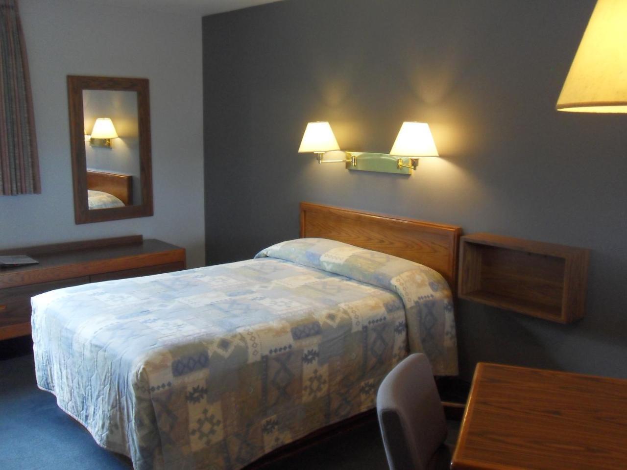 Swan Inn Motel Comstock Park Экстерьер фото