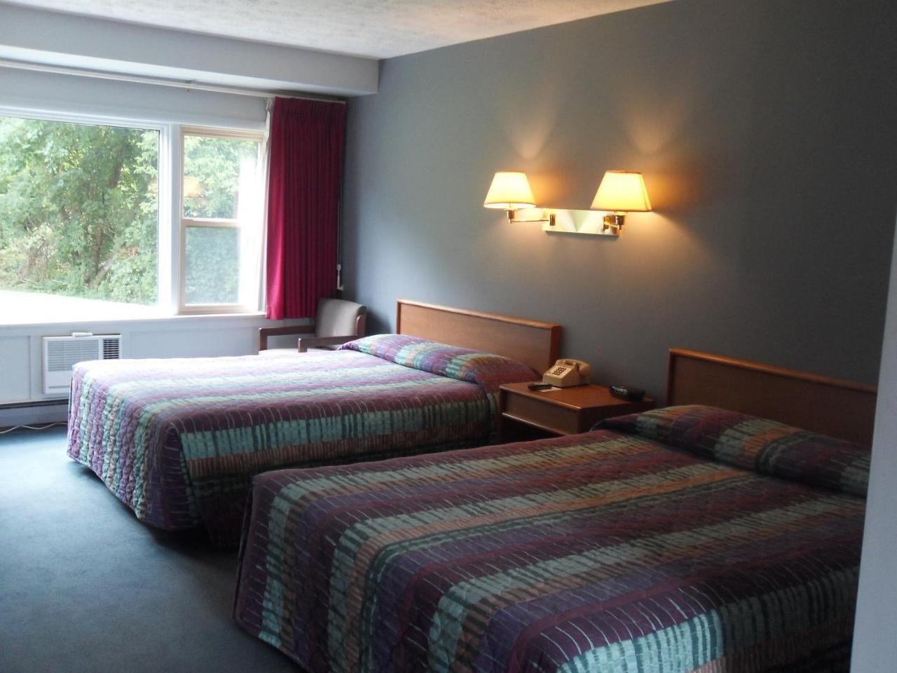 Swan Inn Motel Comstock Park Экстерьер фото