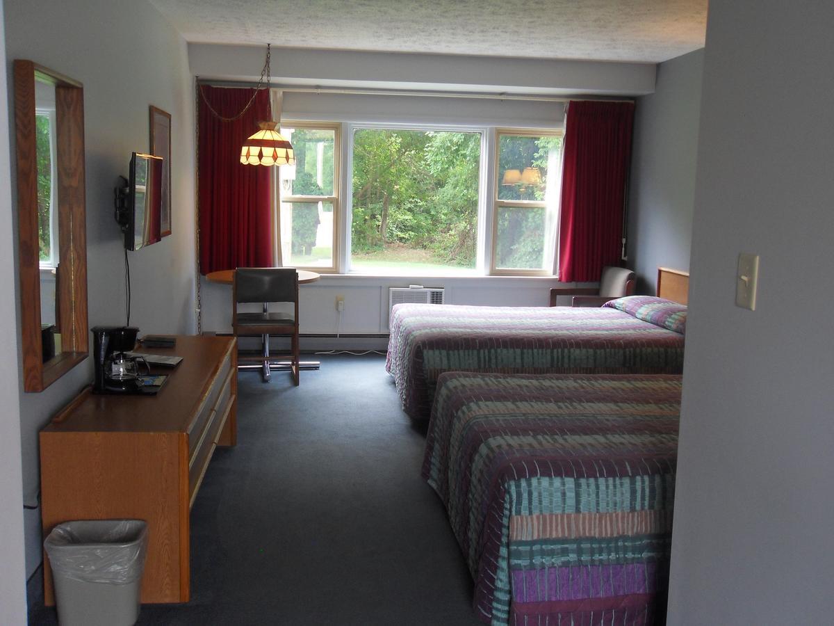 Swan Inn Motel Comstock Park Экстерьер фото