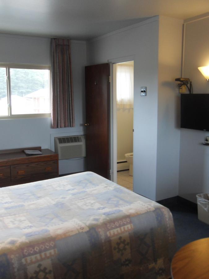 Swan Inn Motel Comstock Park Экстерьер фото