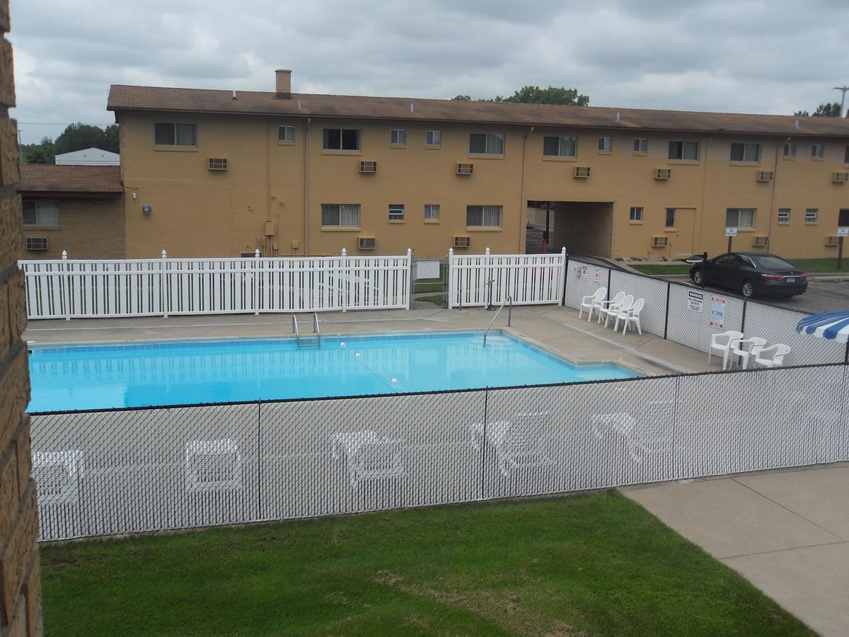 Swan Inn Motel Comstock Park Экстерьер фото