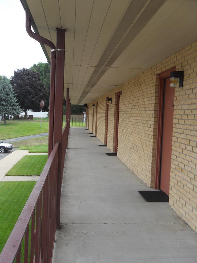 Swan Inn Motel Comstock Park Экстерьер фото
