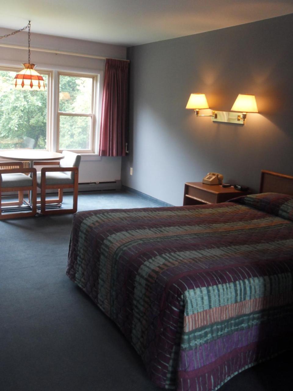 Swan Inn Motel Comstock Park Экстерьер фото